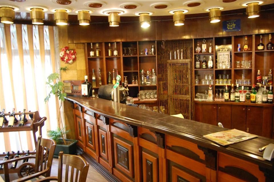 Отель Hotel Tryavna Трявна-14