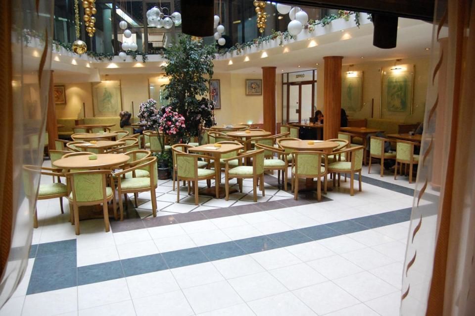 Отель Hotel Tryavna Трявна-19