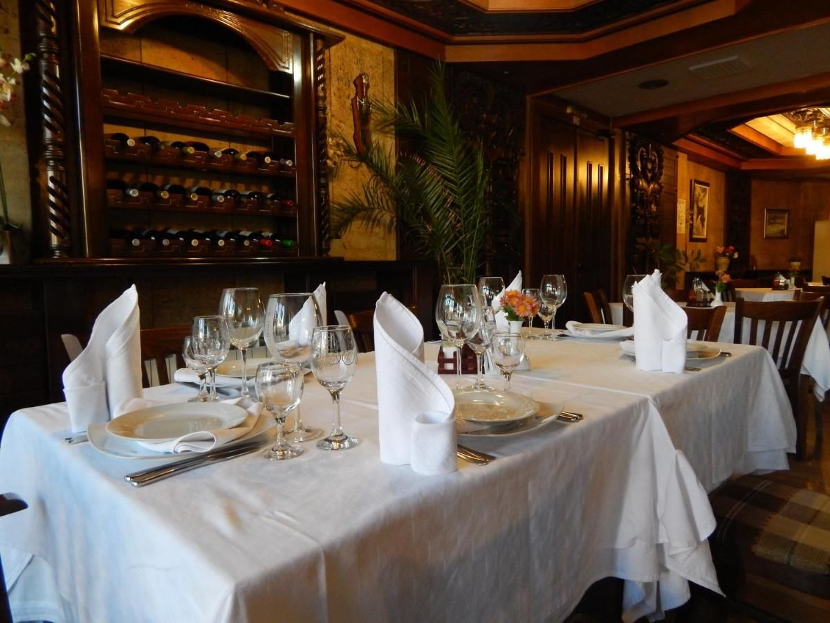 Отель Hotel Tryavna Трявна-26