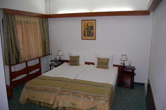 Отель Hotel Tryavna Трявна-11